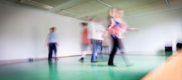 sich bewegende Menschen